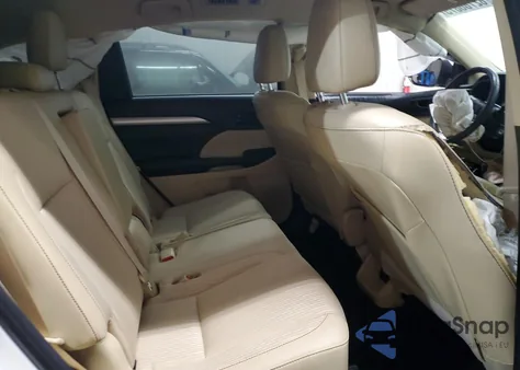 2018 Toyota Highlander Le from USA, damaged, VIN 5TDBZRFHXJS886973